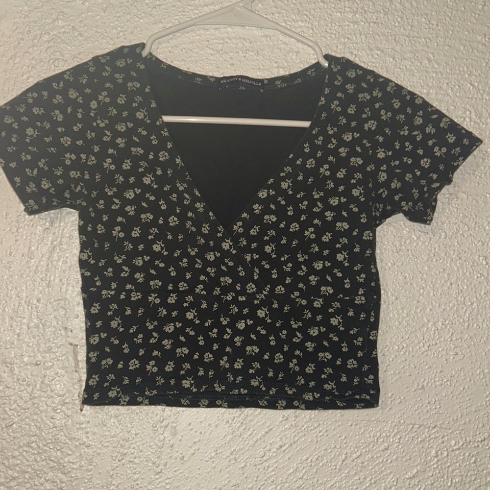 Very dark green top